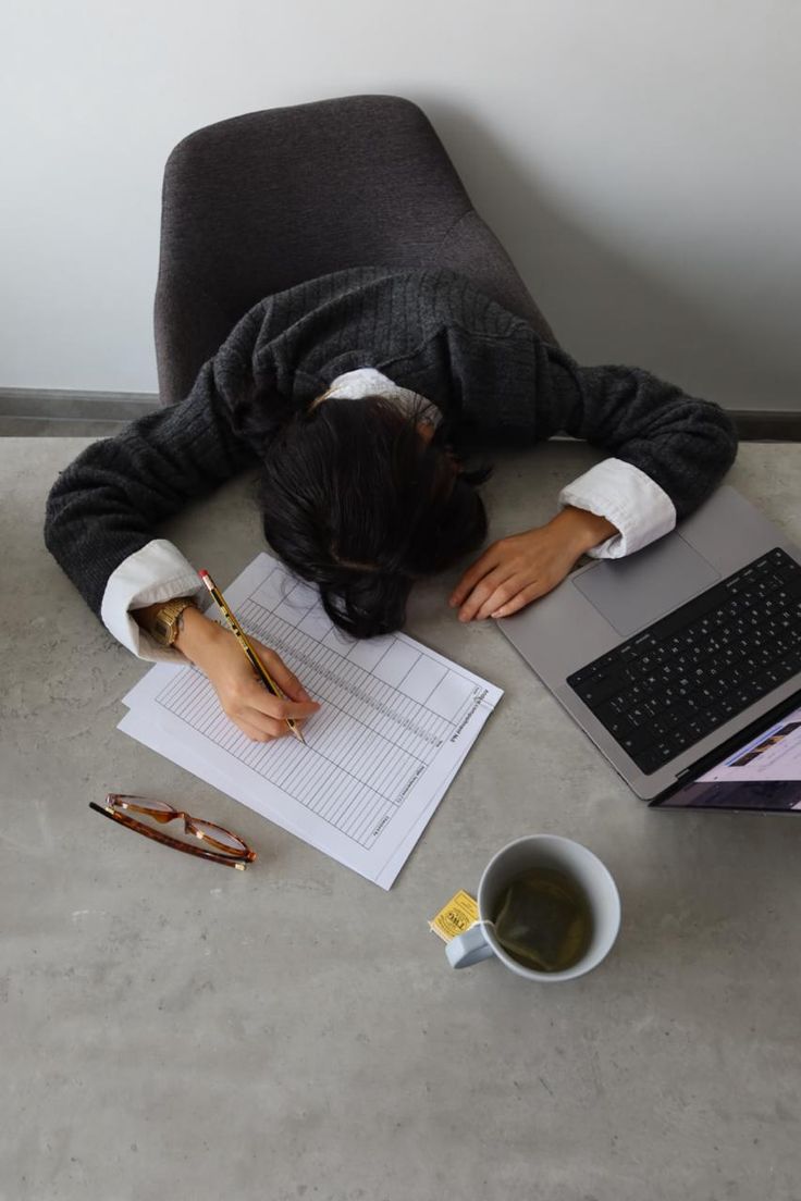 My First Job Was Overwhelming - Here's What Helped 8beb569176d16154839acb3a03295a91